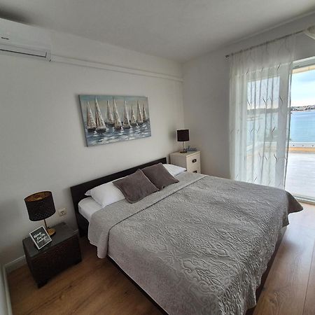 Apartment Danijela No. 2 Новаля Екстериор снимка