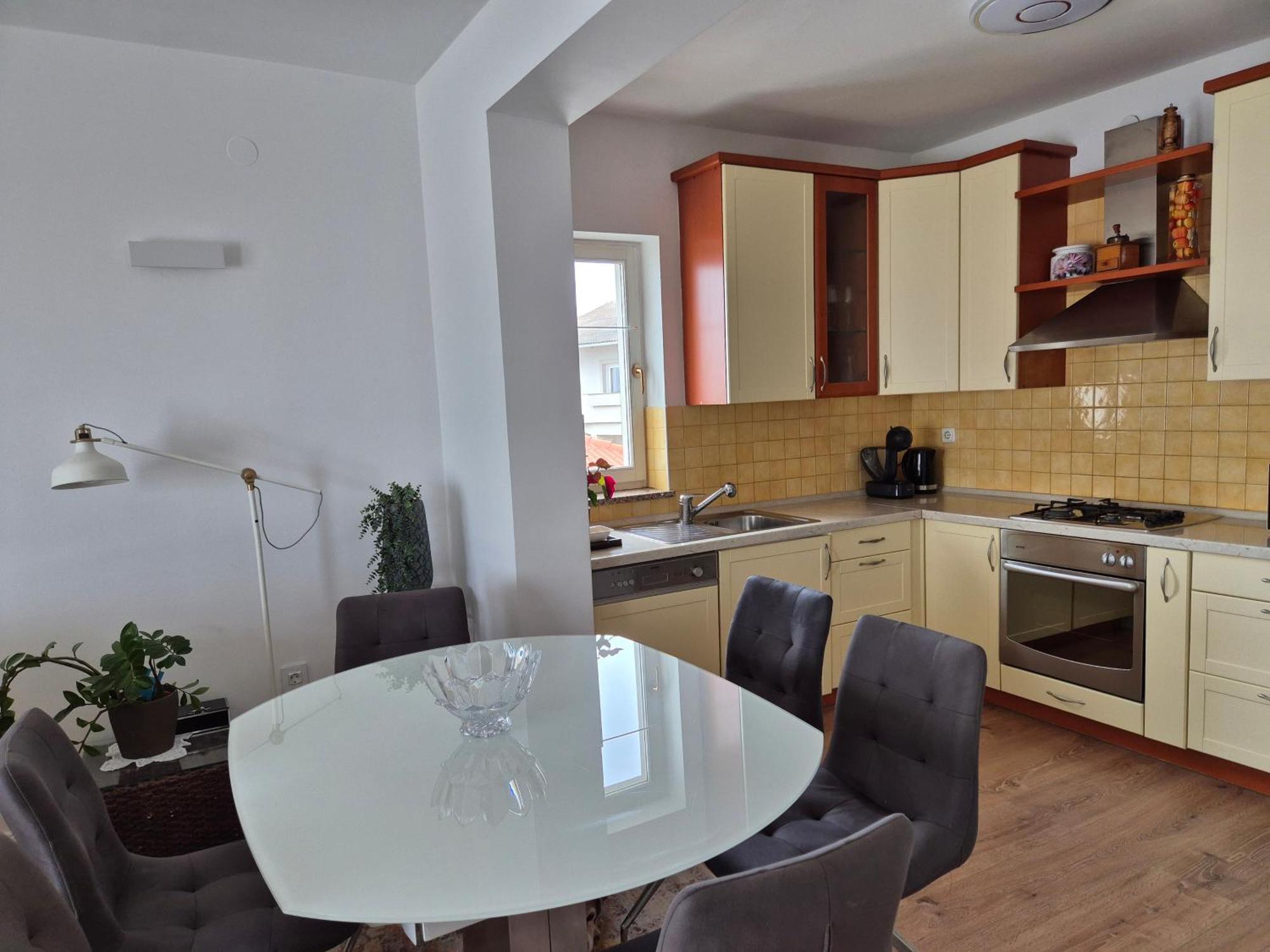 Apartment Danijela No. 2 Новаля Екстериор снимка