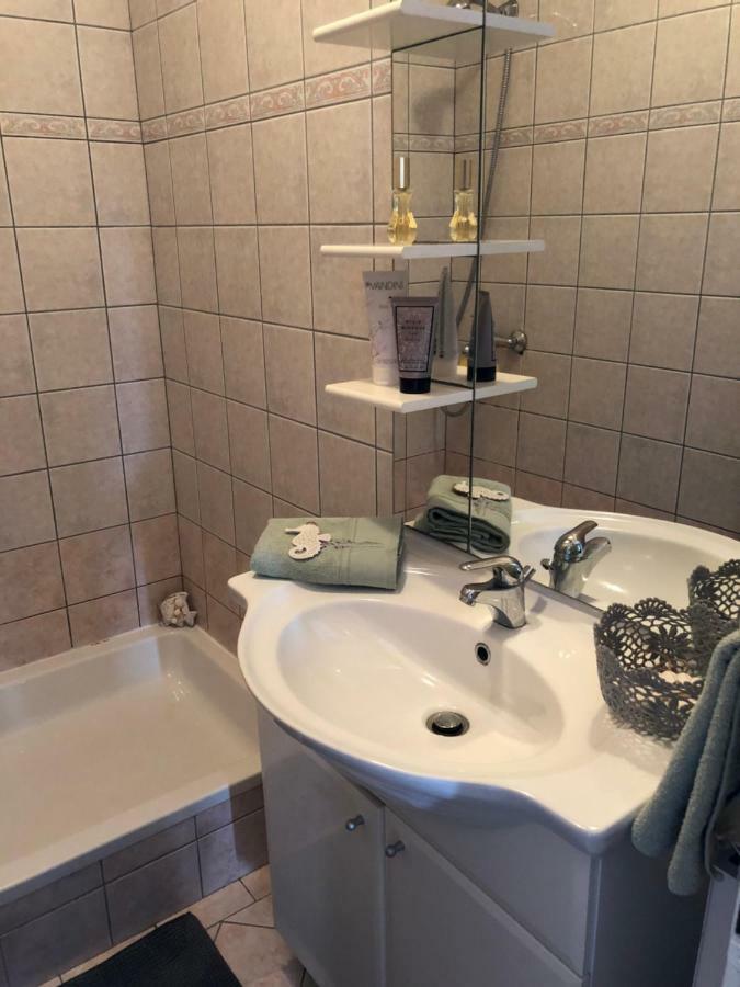 Apartment Danijela No. 2 Новаля Екстериор снимка